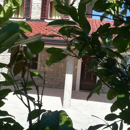 House Pelcic Апартаменты