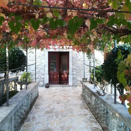 House Pelcic Апартаменты